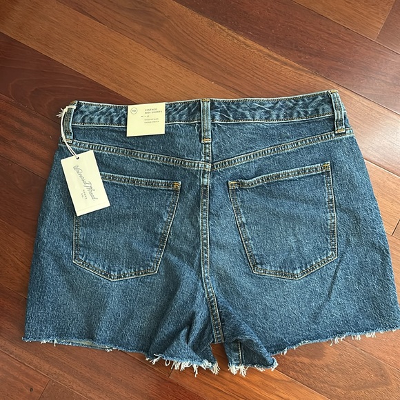 Universal Thread Shorts - Picture 3 of 5